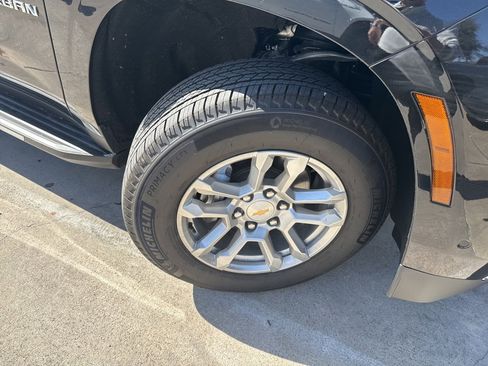 Used 2026 Chevrolet Suburban LT image 20