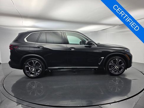 Used 2024 BMW X5 xDrive40i w/ Premium Package AWD/4WD image 3
