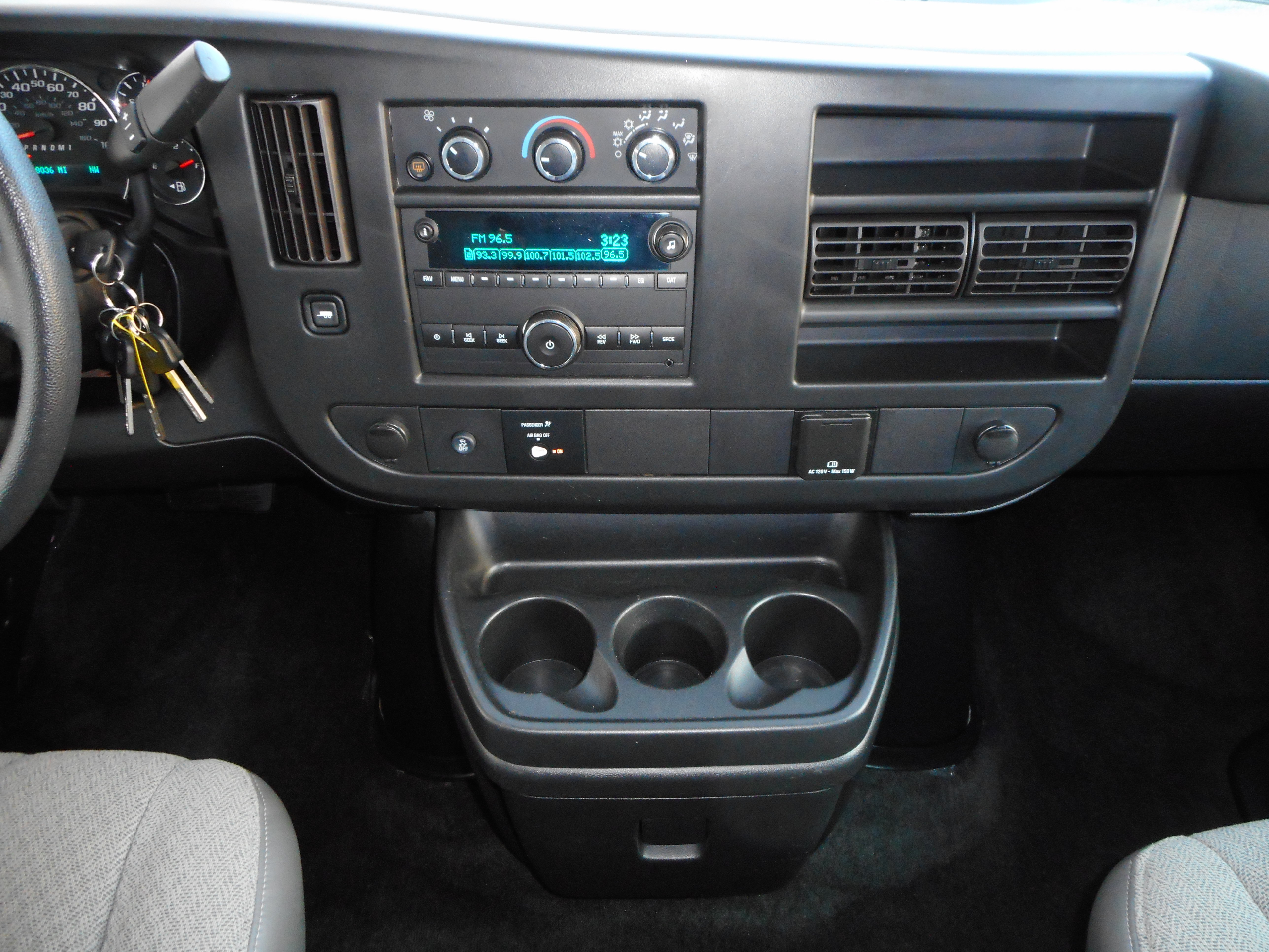Used 2017 Chevrolet Express 3500 LT w/ LT Preferred Equipment Group RWD image 26