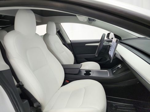 Used 2021 Tesla Model 3 Standard Range Plus RWD image 18