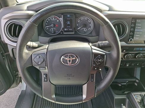 Used 2023 Toyota Tacoma TRD Off-Road w/ Technology Package AWD/4WD image 15