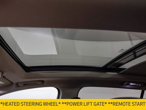 Used 2020 GMC Terrain SLT w/ Preferred Package image 11