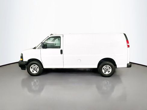 Used 2023 GMC Savana 2500 w/ Driver Convenience Package image 4