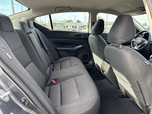 Used 2025 Nissan Altima 2.5 SV FWD image 12