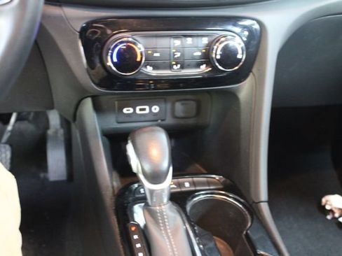 Used 2023 Buick Encore GX Preferred w/ Cold Weather Comfort Package FWD image 20