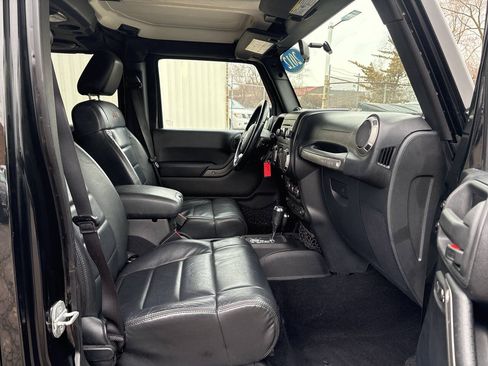 Used 2012 Jeep Wrangler Unlimited Sport AWD/4WD image 22