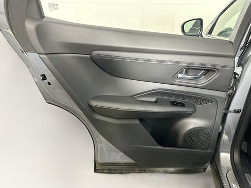 Used 2024 Nissan Ariya AWD image 26