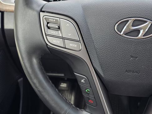 Used 2017 Hyundai Santa Fe FWD image 33