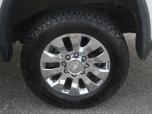Used 2023 Chevrolet Silverado 2500 High Country AWD/4WD image 43