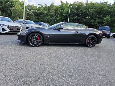 Used 2018 Maserati GranTurismo Sport image 9