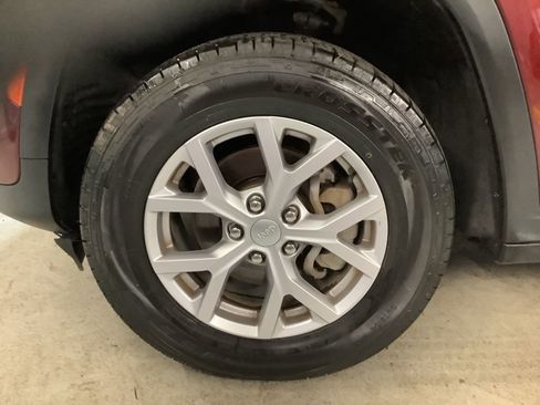 Used 2022 Jeep Grand Cherokee Limited image 12