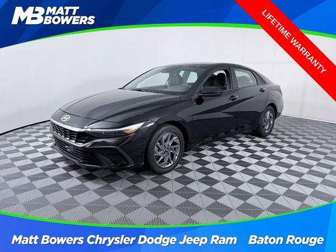 Used 2024 Hyundai Elantra SEL image 1