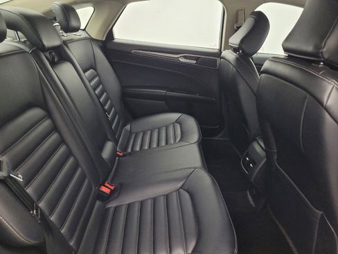 Used 2020 Ford Fusion SEL FWD image 19