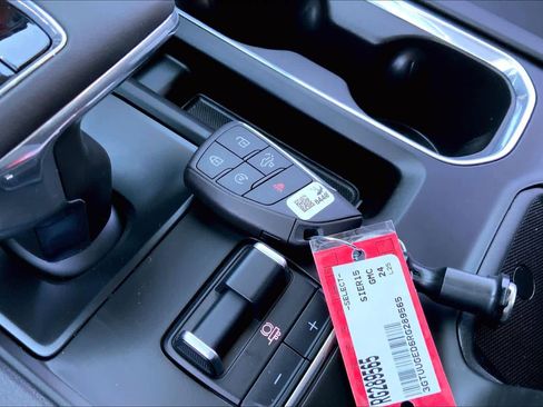 Used 2024 GMC Sierra 1500 Denali w/ Technology Package image 13