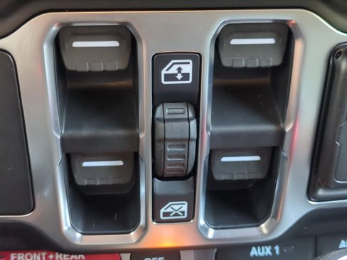 New 2026 Jeep Wrangler Unlimited Rubicon w/ Safety Group image 26