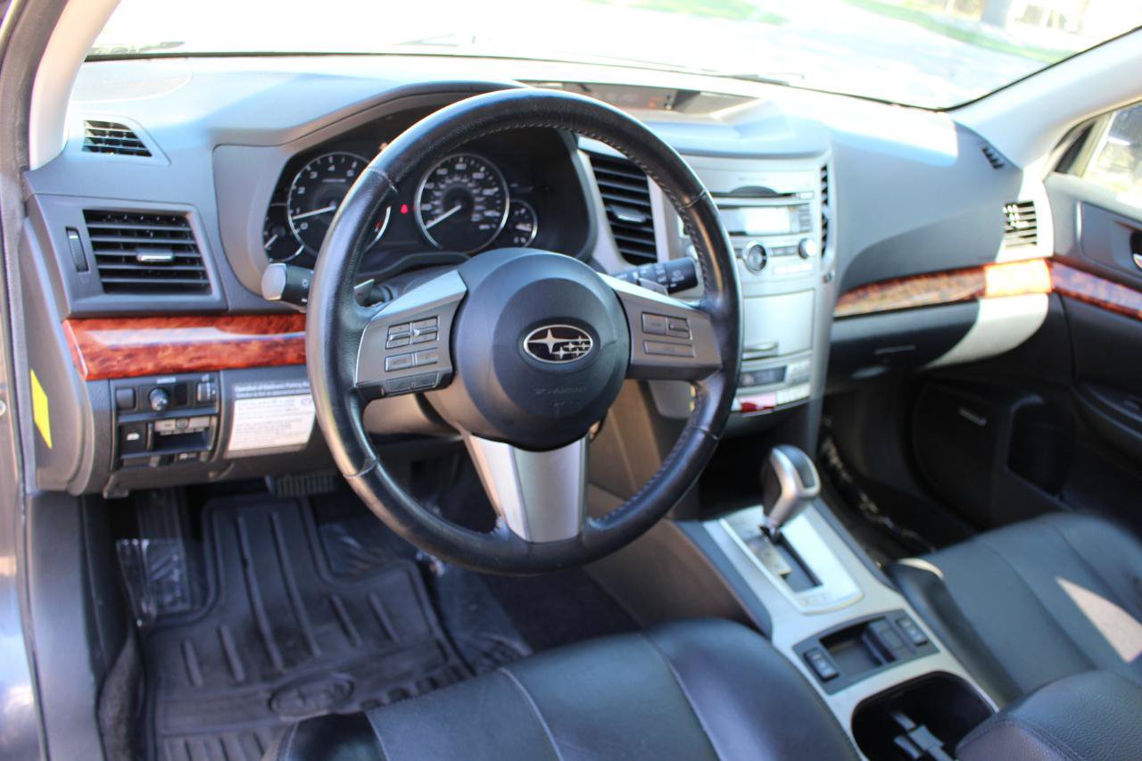 Used 2011 Subaru Outback 2.5i Limited AWD/4WD image 17