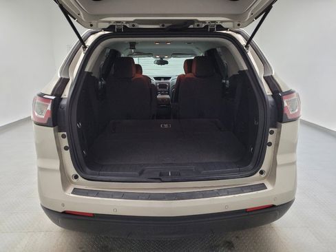 Used 2017 Chevrolet Traverse LT w/ Style and Technology Package image 29