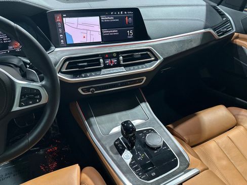 Used 2022 BMW X5 xDrive40i w/ M Sport Package AWD/4WD image 4