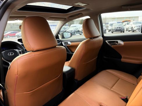 Used 2012 Lexus CT 200h Premium image 18