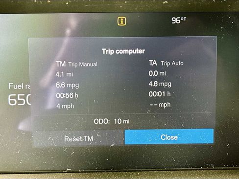 New 2025 Volvo XC90 B5 Plus w/ Protection Package Premier image 12