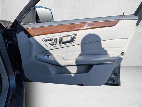 Used 2014 Mercedes-Benz E 350 Sedan image 27