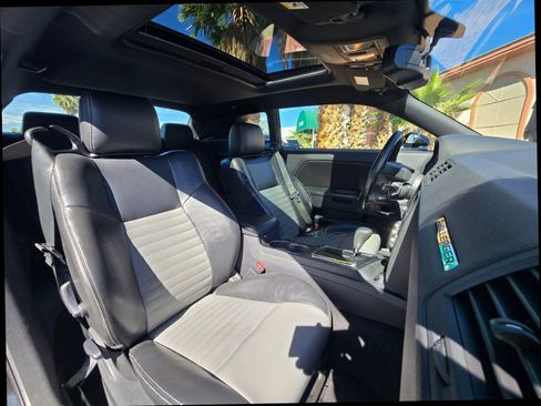 Used 2009 Dodge Challenger R/T image 13