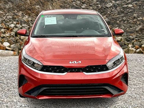 Used 2023 Kia Forte LXS image 3