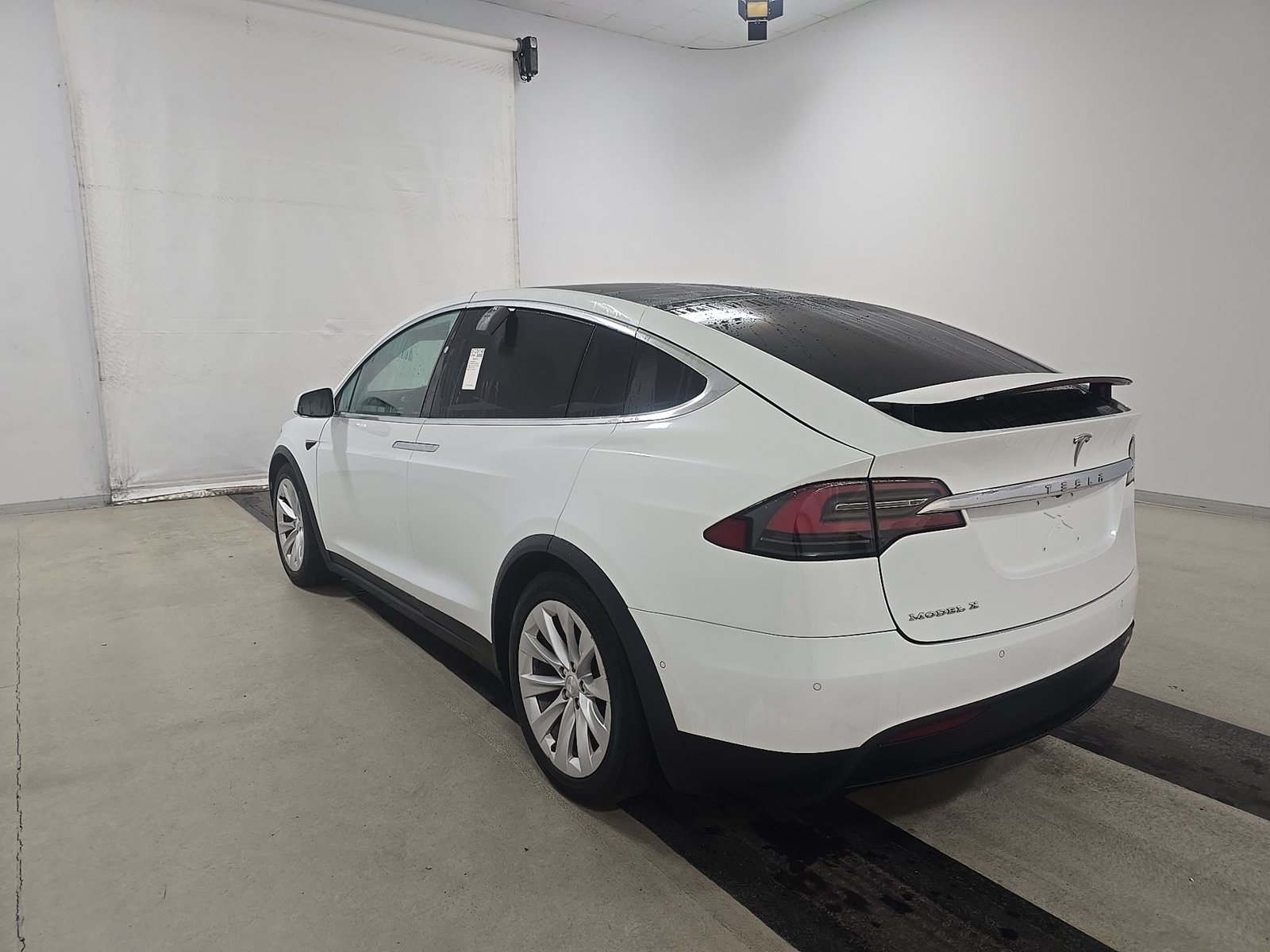 Used 2018 Tesla Model X 75D AWD/4WD image 2