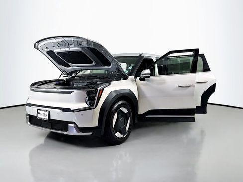 Used 2024 Kia EV9 Light RWD image 21