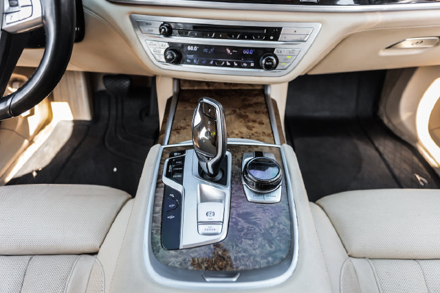 Used 2017 BMW 740i RWD image 48