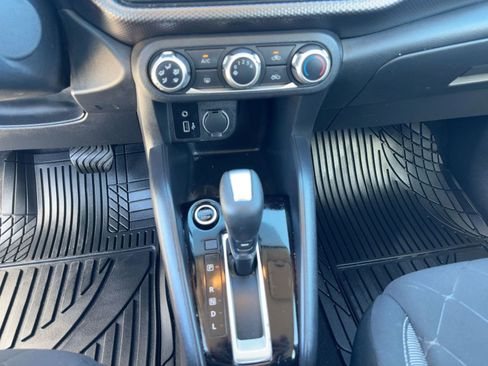 Used 2020 Nissan Kicks S image 20