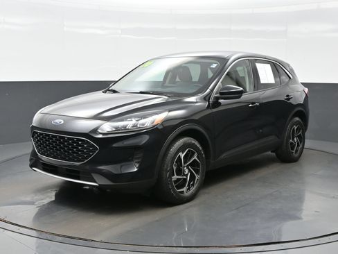 Used 2020 Ford Escape SE AWD/4WD image 2