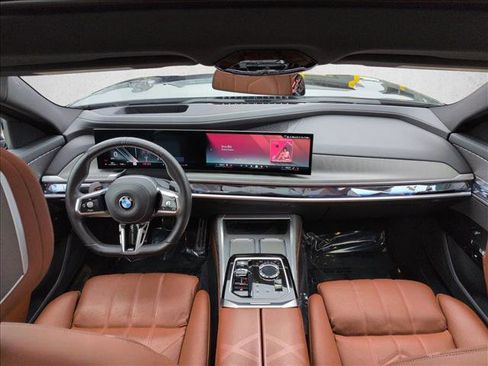 Used 2024 BMW 760i xDrive image 19