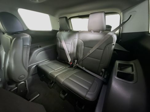 Used 2023 GMC Acadia SLT w/ Preferred Package FWD image 41