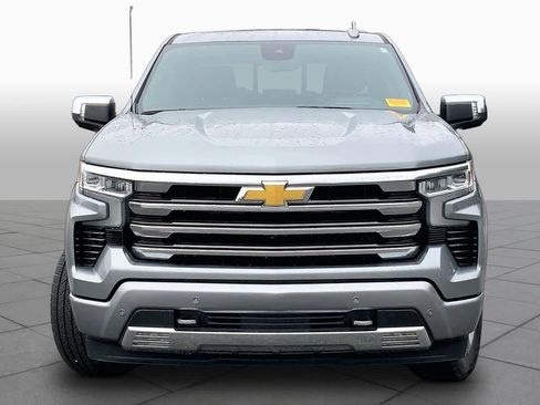 Used 2023 Chevrolet Silverado 1500 High Country w/ Technology Package AWD/4WD image 4