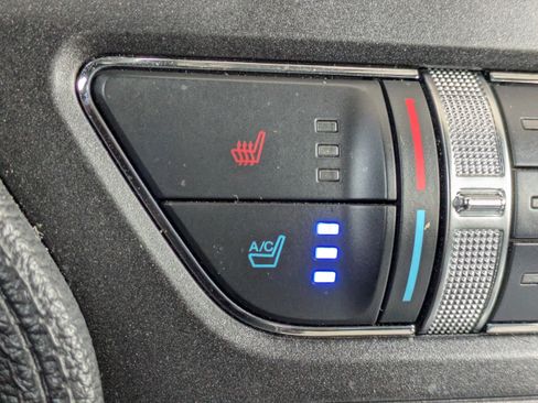 Used 2016 Ford Mustang GT Premium w/ Equipment Group 401A RWD image 25