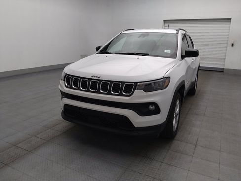 Used 2025 Jeep Compass Latitude AWD/4WD image 15