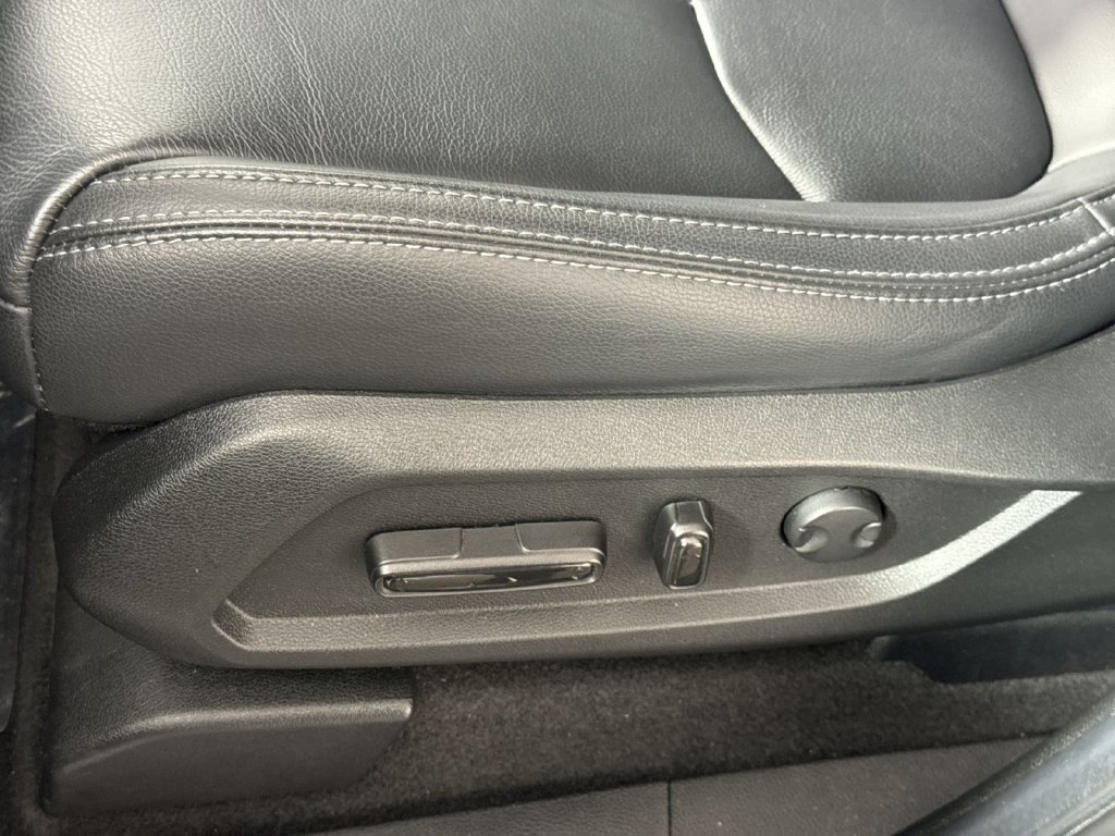 Used 2025 Honda Pilot EX-L image 14