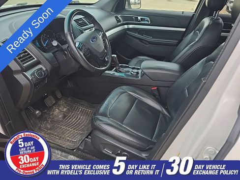 Used 2017 Ford Explorer XLT w/ Equipment Group 202A image 10