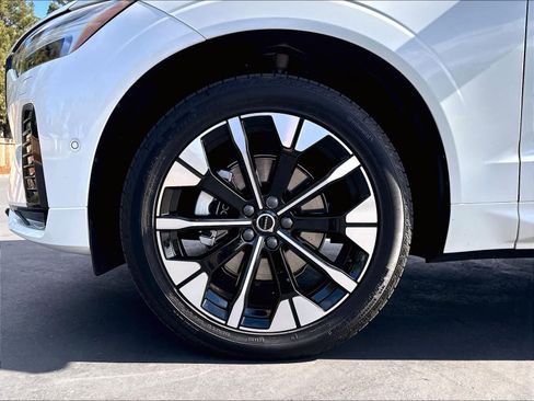 Used 2026 Volvo XC60 B5 Plus w/ Protection Package Premier AWD/4WD image 12