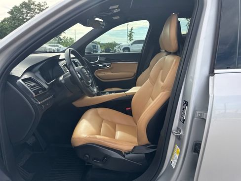 Used 2018 Volvo XC90 T6 Momentum w/ Convenience Package AWD/4WD image 12