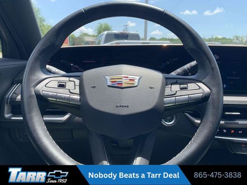 Used 2025 Cadillac XT4 Premium Luxury FWD image 11