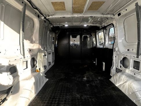 Used 2019 Ford Transit 250 130 Low Roof w/ Exterior Upgrade Package image 21