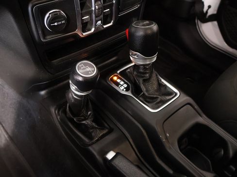 Used 2023 Jeep Wrangler Sport S image 8