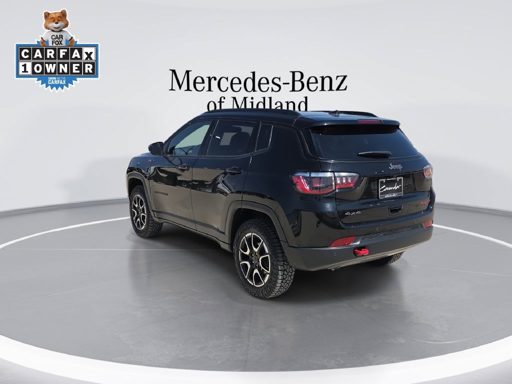 Used 2025 Jeep Compass Trailhawk AWD/4WD image 6