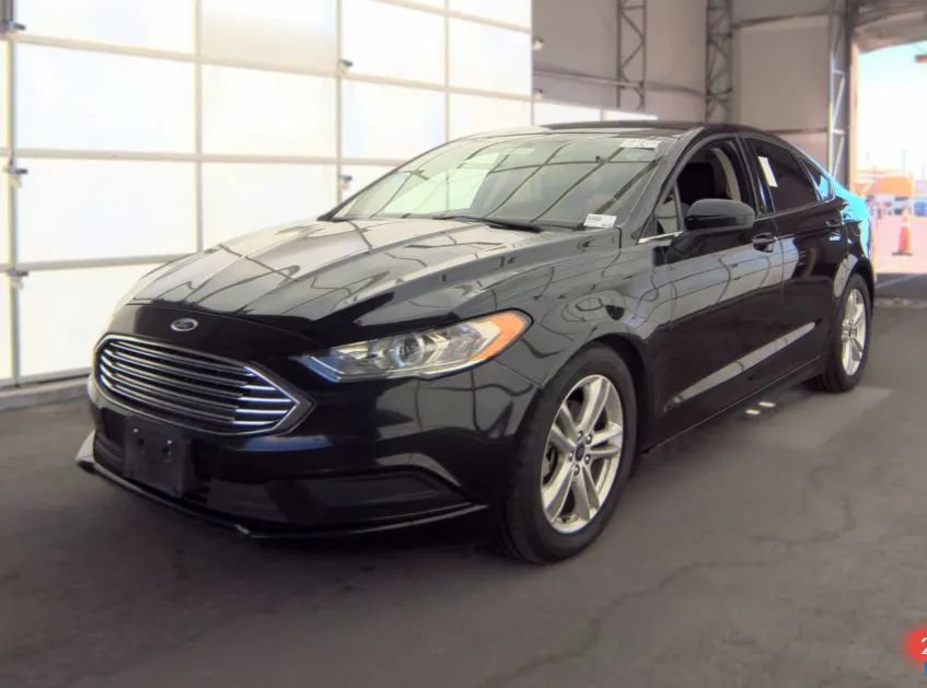 Used 2018 Ford Fusion SE w/ Fusion SE Technology Package FWD image 1