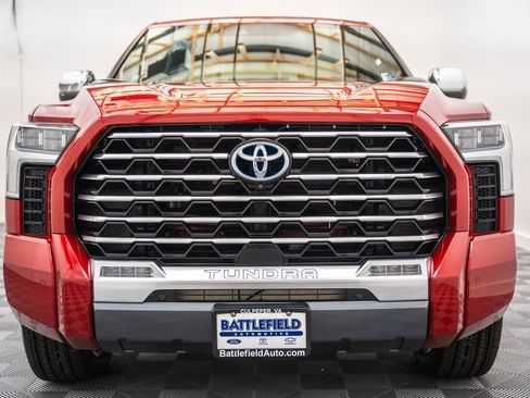 Used 2024 Toyota Tundra Capstone AWD/4WD image 2