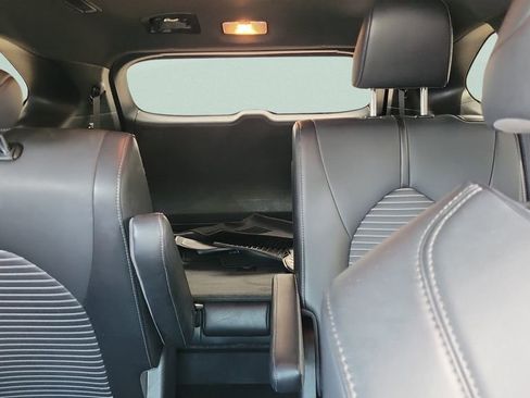 Used 2021 Toyota Highlander XSE FWD image 11
