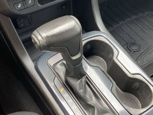 Used 2019 Chevrolet Colorado Z71 AWD/4WD image 12