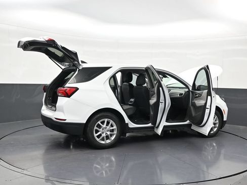 Used 2022 Chevrolet Equinox LS FWD image 31